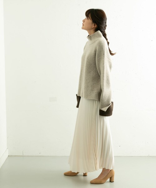 me（ミイ）の「me Plain Pumps（その他・レディース・ベージュ/ブラック/キャメル/グリーン/ベージュスムース/ブラックスムース・22/22.5/23/23.5/24/24.5）」の18枚目の写真