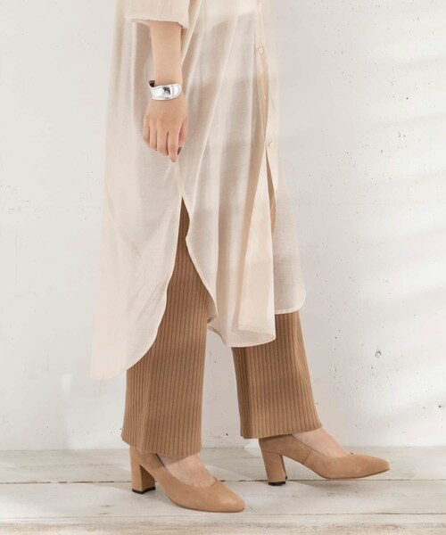 me（ミイ）の「me Plain Pumps（その他・レディース・ベージュ/ブラック/キャメル/グリーン/ベージュスムース/ブラックスムース・22/22.5/23/23.5/24/24.5）」の13枚目の写真