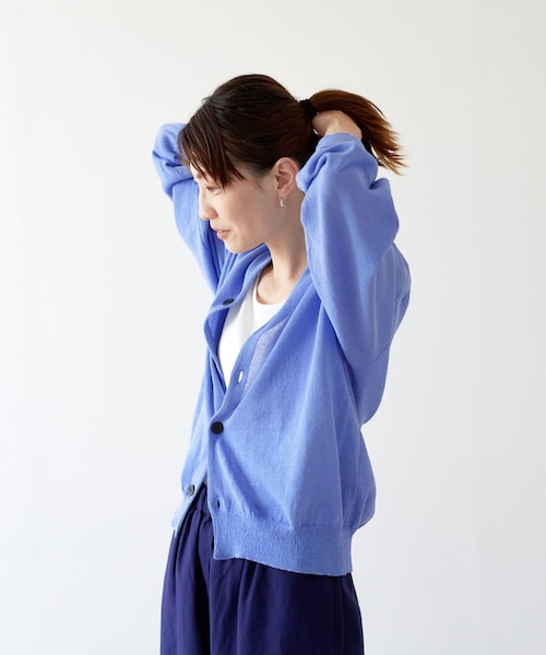unify(ユニファイ)の「UNIFY Crew Neck Knit Cardigan(その他・レディース・SAX BLUE/BROWN/BLACK・one)」の6枚目の写真