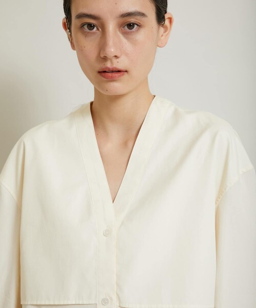 CINOH（チノ）の「別注Vネックシャツ 21WBL502（その他・レディース・IVORY）」の7枚目の写真