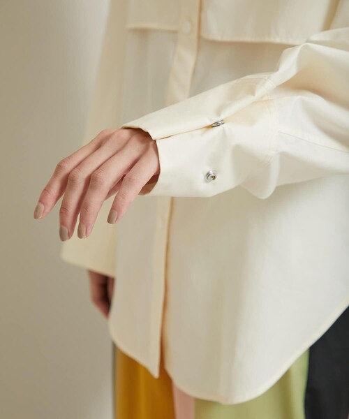 CINOH（チノ）の「別注Vネックシャツ 21WBL502（その他・レディース・IVORY）」の13枚目の写真