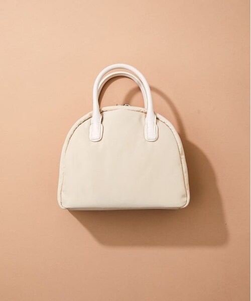 ADAM ET ROPE'（アダムエロペ）の「【WEB限定】中綿ラウンドミニボストン（バッグ・レディース・オレンジ/ブラック/オフホワイト・F）」の2枚目の写真