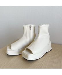 Trim Leahter Ankle Boots