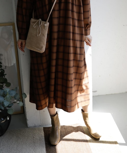 URBAN RESEARCH DOORS（アーバンリサーチドアーズ）の「チェックスキッパーワンピース（その他・レディース・BROWN/BEIGE・one）」の5枚目の写真