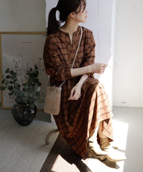 URBAN RESEARCH DOORS（アーバンリサーチドアーズ）の「チェックスキッパーワンピース（その他・レディース・BROWN/BEIGE・one）」の13枚目の写真