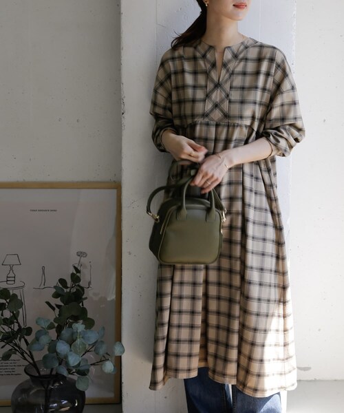 URBAN RESEARCH DOORS（アーバンリサーチドアーズ）の「チェックスキッパーワンピース（その他・レディース・BROWN/BEIGE・one）」の2枚目の写真
