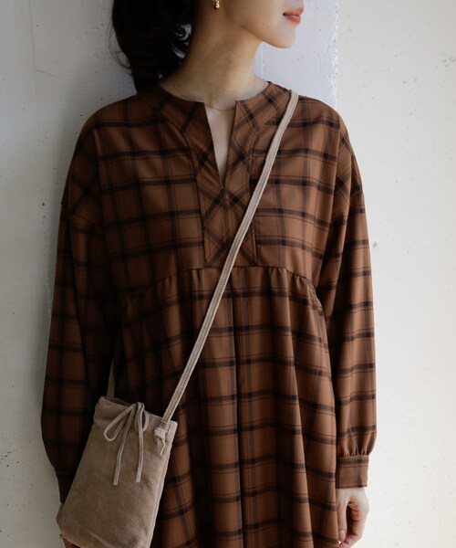 URBAN RESEARCH DOORS（アーバンリサーチドアーズ）の「チェックスキッパーワンピース（その他・レディース・BROWN/BEIGE・one）」の3枚目の写真