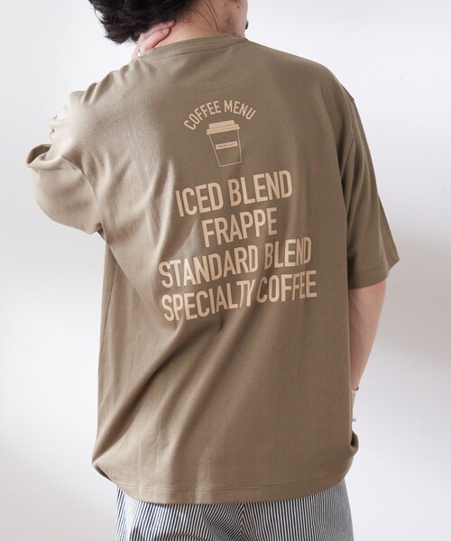 CIAOPANIC TYPY(チャオパニックティピー)の「【FAMIMA CAFE】バックプリントポケットTee(Tシャツ/カットソー・メンズ・ホワイト/カーキ/チャコールグレー/イエロー・S/M/L)」の3枚目の写真