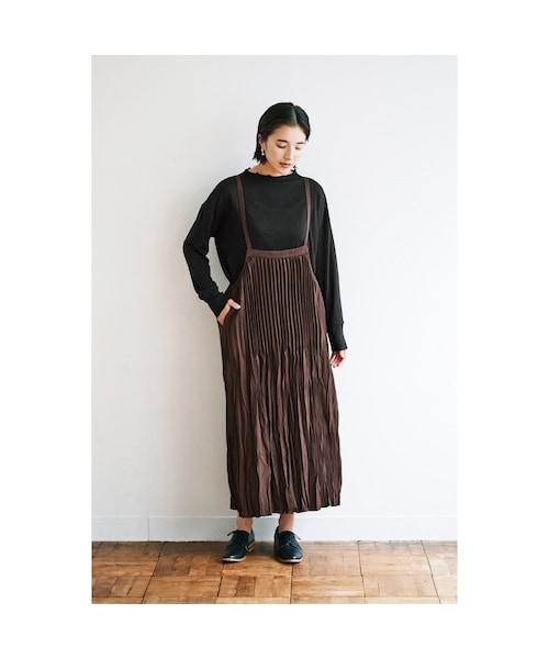 avecmoi（アヴェクモワ）の「アヴェクモワ ランダムプリーツキャミワンピース〈茶〉（レディースファッション > ワンピース・チュニック > ワンピース・レディース・ブラウン・（身幅51/総丈96cm）/（身幅54/総丈96cm）/（身幅48/総丈96cm）/（身幅45/総丈96cm））」の7枚目の写真