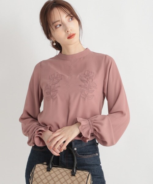 Andemiu(アンデミュウ)の「フラワーシシュウブラウス(トップス・レディース・オフホワイト11/ピンク20/モカ59・F)」の7枚目の写真