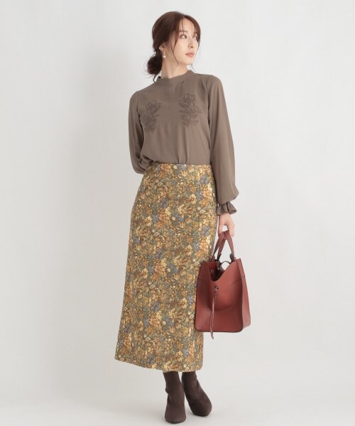 Andemiu(アンデミュウ)の「フラワーシシュウブラウス(トップス・レディース・オフホワイト11/ピンク20/モカ59・F)」の13枚目の写真