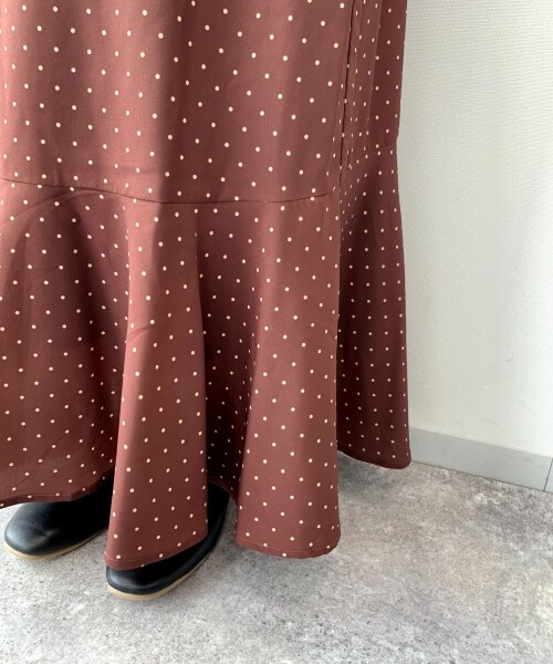 studio CLIP（スタディオクリップ）の「ドットマーメイドスカート（スカート・ブラック/ブラウン・F）」の12枚目の写真