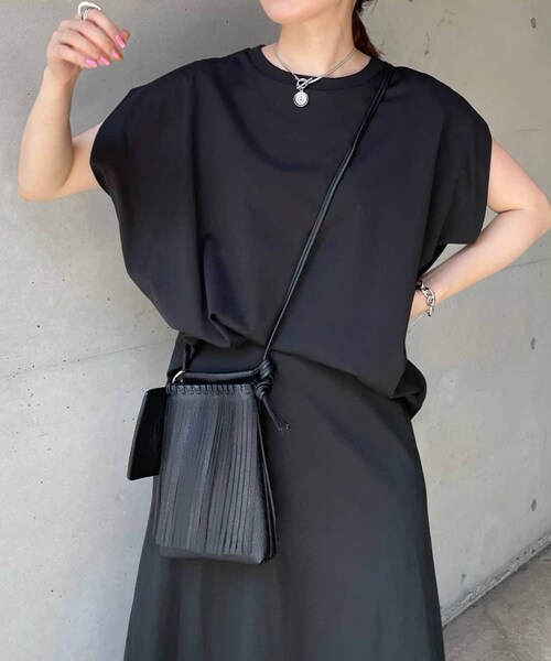 DouDou(ドゥドゥ)の「セットアップ サイドタックプルオーバー(Tシャツ/カットソー・レディース・イエロー/ブルー/ブラック・F)」の1枚目の写真