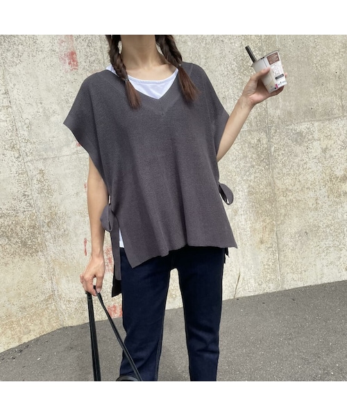 copine（コピン）の「オーバーサイズサイドリボンニットベスト(3color)（ベスト・レディース・アイボリー/サンドベージュ/チャコールグレー・ワンサイズ）」の2枚目の写真