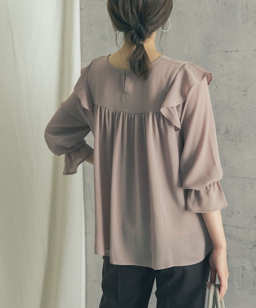 URBAN RESEARCH ROSSO WOMEN（アーバンリサーチ　ロッソ）の「【WEB限定】シアー楊柳ラッフルブラウス（その他・レディース・PINK/BLUE GRAY/BLACK・FREE）」の10枚目の写真