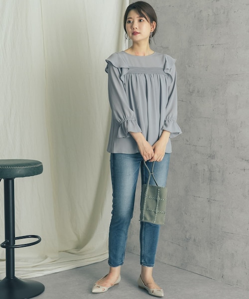 URBAN RESEARCH ROSSO WOMEN（アーバンリサーチ　ロッソ）の「【WEB限定】シアー楊柳ラッフルブラウス（その他・レディース・PINK/BLUE GRAY/BLACK・FREE）」の6枚目の写真