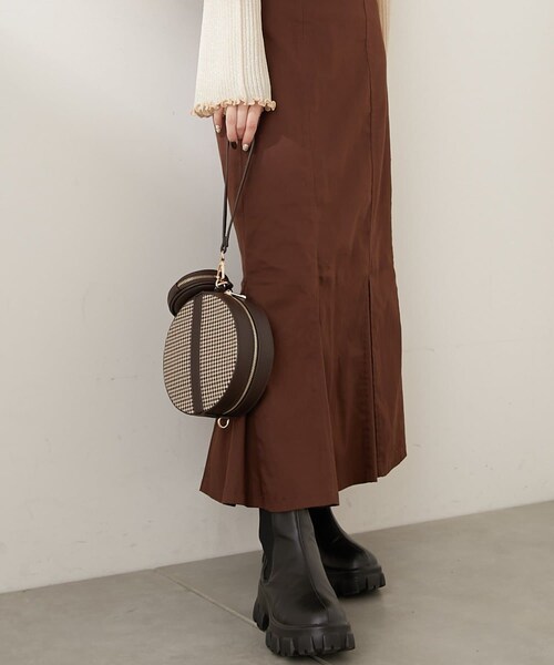 Chico（チコ）の「ポーチ付きサークルミニショルダー（トートバッグ・レディース・ブラウン/ブラック/ブラックその他1・F）」の2枚目の写真