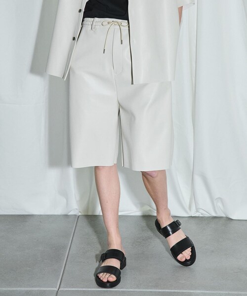 UNITED TOKYO（ユナイテッドトウキョウ）の「サスティナブルレザーショートパンツ（その他パンツ・メンズ・WHT/BLK・1/2/3）」の2枚目の写真