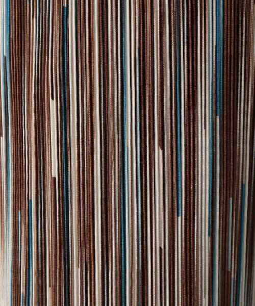 LOWRYS FARM（ローリーズファーム）の「ｓｅｌｆｃｕｔシャイニー柄パンツ（パンツ・アイボリー/チャコール/ブラウン・F）」の12枚目の写真