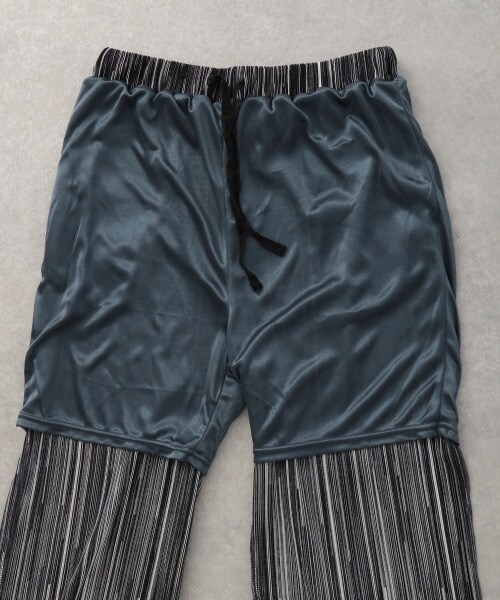 LOWRYS FARM（ローリーズファーム）の「ｓｅｌｆｃｕｔシャイニー柄パンツ（パンツ・アイボリー/チャコール/ブラウン・F）」の15枚目の写真