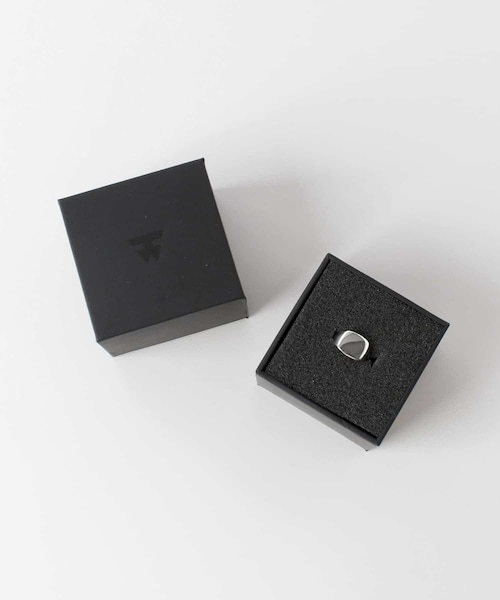 TOM WOOD（トムウッド）の「TOM WOOD MINI SIGNET CUSHION（）」 - WEAR