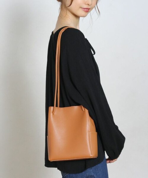 Crisp yours（クリスプユアーズ）の「ポーチセットスクエアバッグ[y3k200b]（ハンドバッグ・レディース・ベージュ/ブラック/ブラウン・FREE）」の3枚目の写真