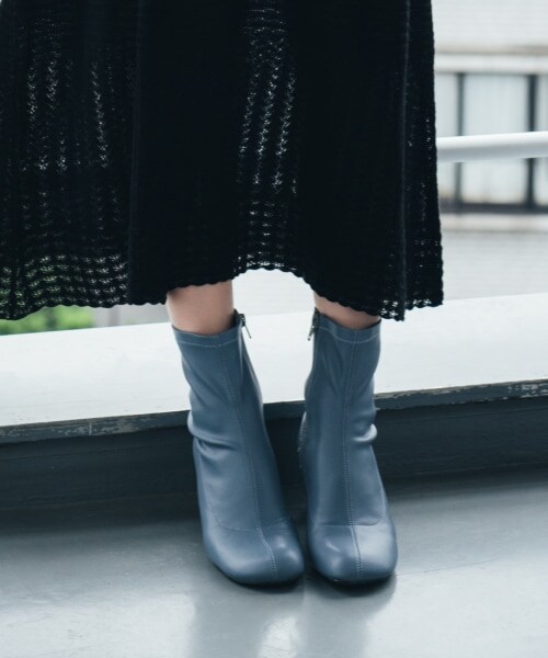 Ezick（エジック）の「オブリークトゥブーツ（シューズ・ホワイト/ブラック/ブルー・36/37/38）」の3枚目の写真