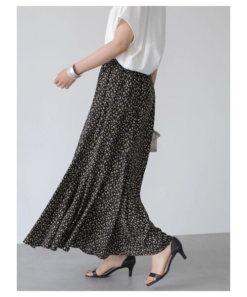 AMERICAN HOLIC（アメリカンホリック）の「ジグザグ切り替えティアードスカート2（スカート・フラワー・M/L）」の4枚目の写真