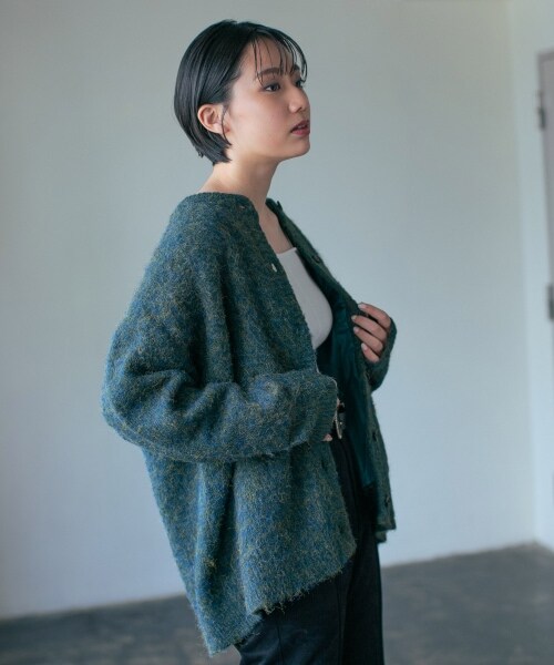 PAGEBOY（ページボーイ）の「【WEB先行予約】シャギークルーカーディガン（トップス・レディース・グレージュ/モーブワイン/ブラウン/ディープグリーン/【WEB限定カラー】ブルー・F）」の21枚目の写真