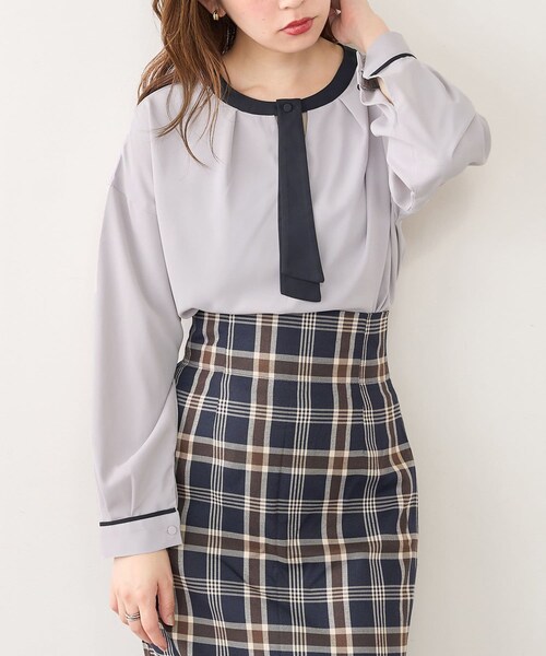 natural couture(ナチュラルクチュール)の「【WEB限定カラー有り】取外し配色変形ボータイブラウス(シャツ/ブラウス・レディース・アイボリー/グレイッシュベージュ/その他1/その他2/その他3/ピンク・FREE)」の2枚目の写真