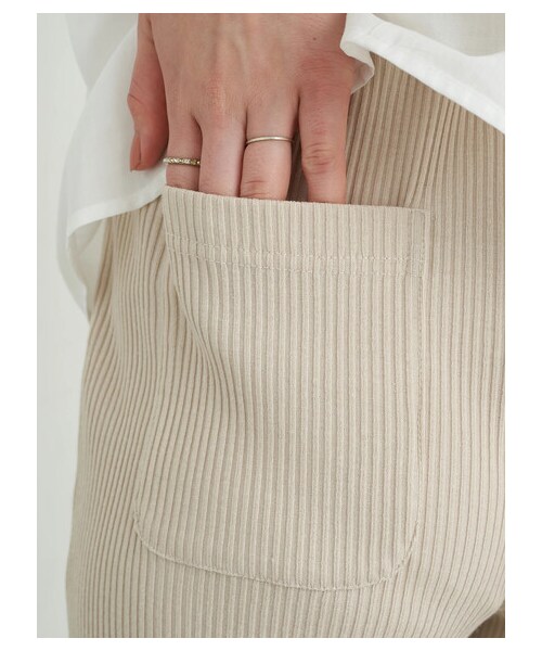 earth music&ecology(アースミュージックアンドエコロジー)の「<WEB限定大きな・小さなサイズ>すきな丈カットリブパンツ(パンツ・ブラック/ブラウン/ミント/エクリュ・XS/L)」の5枚目の写真