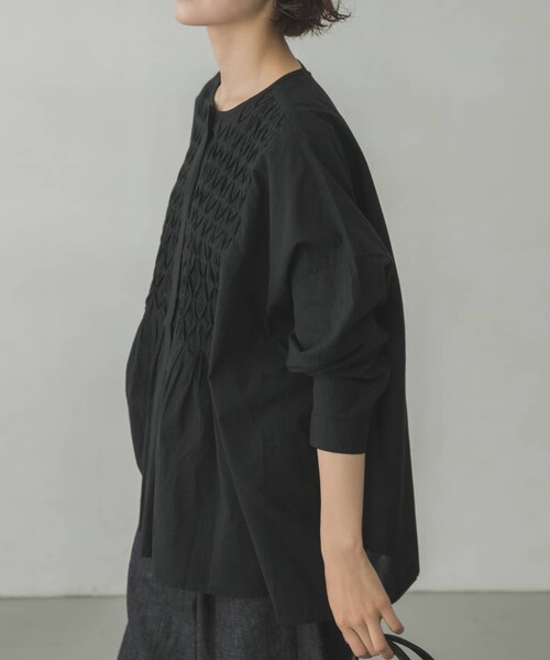 かぐれ（カグレ）の「コットンピンタックブラウス（その他・レディース・OFF WHITE/BLACK・FREE）」の2枚目の写真