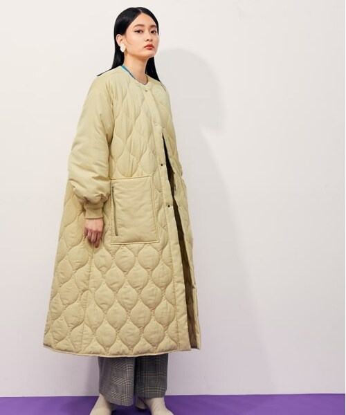 ADAM ET ROPE'（アダムエロペ）の「キルティングロングコート（ジャケット/アウター・レディース・ブラック/イエロー・F）」の2枚目の写真