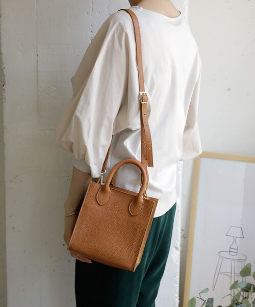 MARCO BIANCHINI(マルコビアンチーニ)の「MARCO BIANCHINI 2way キューブショルダーバッグ(その他・レディース・CAMEL/OFF WHITE/BLACK・FREE)」の4枚目の写真