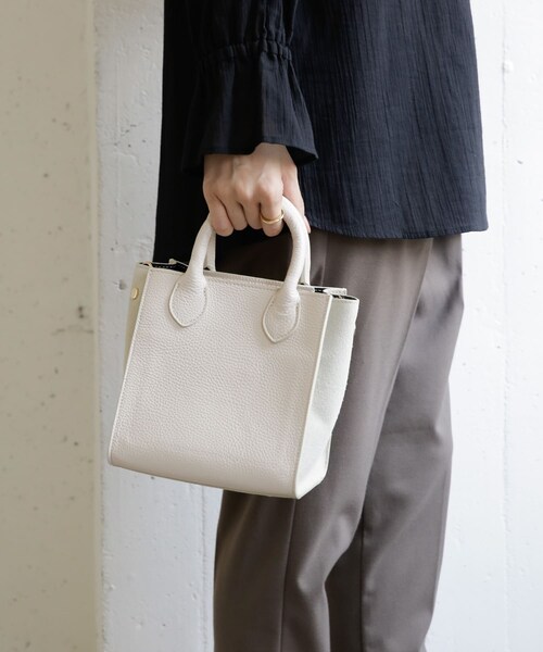 MARCO BIANCHINI(マルコビアンチーニ)の「MARCO BIANCHINI 2way キューブショルダーバッグ(その他・レディース・CAMEL/OFF WHITE/BLACK・FREE)」の5枚目の写真