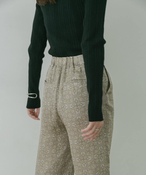 KBF+（ケービーエフプラス）の「KBF+ ダマスクプリントパンツ（その他・レディース・Y.GREEN/PURPLE・one）」の3枚目の写真