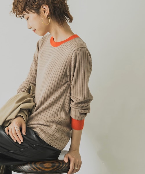 URBAN RESEARCH(アーバンリサーチ)の「【WEB限定】バイカラーコンパクトリブニット(その他・レディース・BEIGE×ORG/OFF×GREGE/BLACK×GRN・FREE)」の6枚目の写真