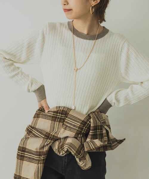 URBAN RESEARCH(アーバンリサーチ)の「【WEB限定】バイカラーコンパクトリブニット(その他・レディース・BEIGE×ORG/OFF×GREGE/BLACK×GRN・FREE)」の12枚目の写真