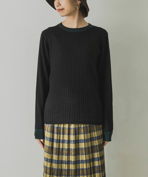 URBAN RESEARCH(アーバンリサーチ)の「【WEB限定】バイカラーコンパクトリブニット(その他・レディース・BEIGE×ORG/OFF×GREGE/BLACK×GRN・FREE)」の18枚目の写真
