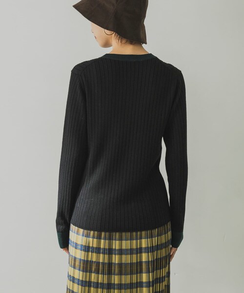 URBAN RESEARCH(アーバンリサーチ)の「【WEB限定】バイカラーコンパクトリブニット(その他・レディース・BEIGE×ORG/OFF×GREGE/BLACK×GRN・FREE)」の20枚目の写真