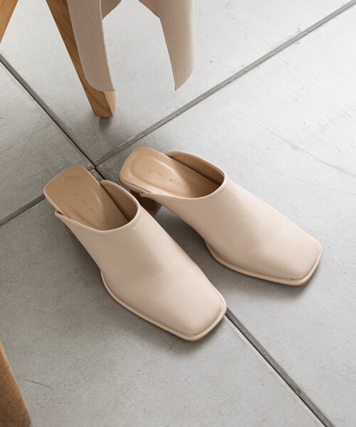 prose verse(プロズヴェール)の「《WEB限定サイズあり》【XS~XXLサイズ】ウッドヒールステッチ入りミュール(パンプス・レディース・ブラック/アイボリー/ベージュ・XS/S/M/L/XL/XXL)」の2枚目の写真