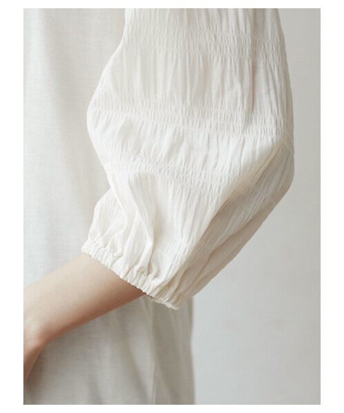 Green Parks(グリーンパークス)の「・SUGAR SPOON シャーリングスリーブTシャツ(トップス・アイボリー/ブラック/ピンク/カーキ・F)」の11枚目の写真