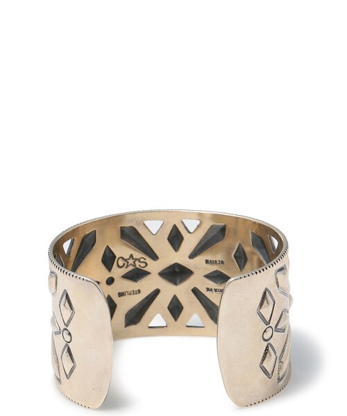 CODY SANDERSON（コディサンダーソン）の「Butterfly Cuff（その他・メンズ・SILVER/92・L）」の4枚目の写真