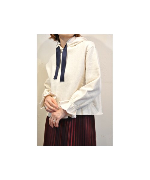 --（--）の「ショルダーロゴフーディ（スウェット・レディース・ブラック/グレー/ホワイト/ブルー・one）」の2枚目の写真