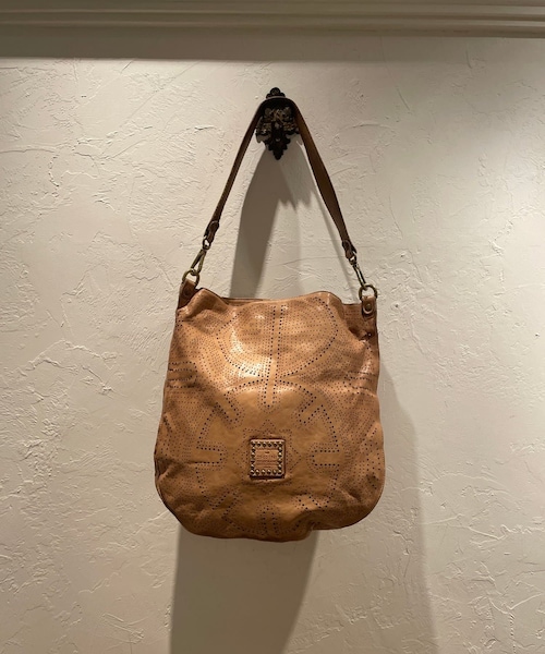 BEARDSLEY(ビアズリー)の「《CAMPOMAGGI》レザーバッグ(トートバッグ・レディース・ベージュ・FREE)」の1枚目の写真