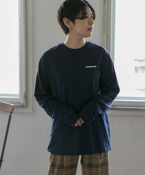 patagonia(パタゴニア)の「patagonia Long-Sleeve P-6 Logo Re-T-Shirts(その他・メンズ・BLK/CNY/GLH/WHI・S/M/L/XL)」の2枚目の写真