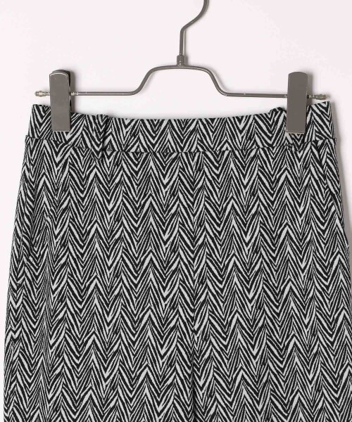 PAGEBOY（ページボーイ）の「【WEB先行予約】キカガラフレアパンツ（パンツ・レディース・チェック柄/ゼブラ柄・F）」の4枚目の写真