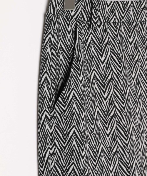 PAGEBOY（ページボーイ）の「【WEB先行予約】キカガラフレアパンツ（パンツ・レディース・チェック柄/ゼブラ柄・F）」の6枚目の写真