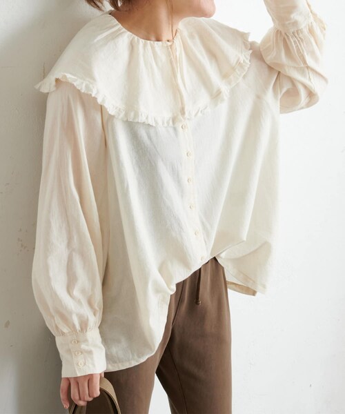 PUAL CE CIN（ピュアルセシン）の「BIG襟ガーゼ前開きブラウス（シャツ/ブラウス・レディース・ナチュラル/サックスブルー/キャメル/ブラック・FREE）」の3枚目の写真