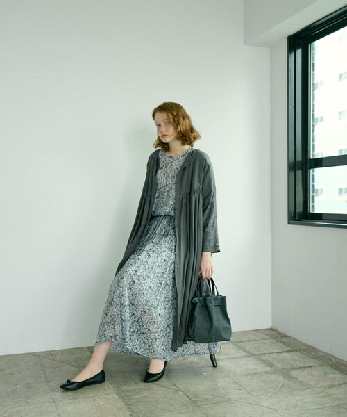 PUAL CE CIN（ピュアルセシン）の「線描きプリントスカート（スカート・レディース・ライトベージュ/モカ/チャコールグレー・FREE）」の2枚目の写真